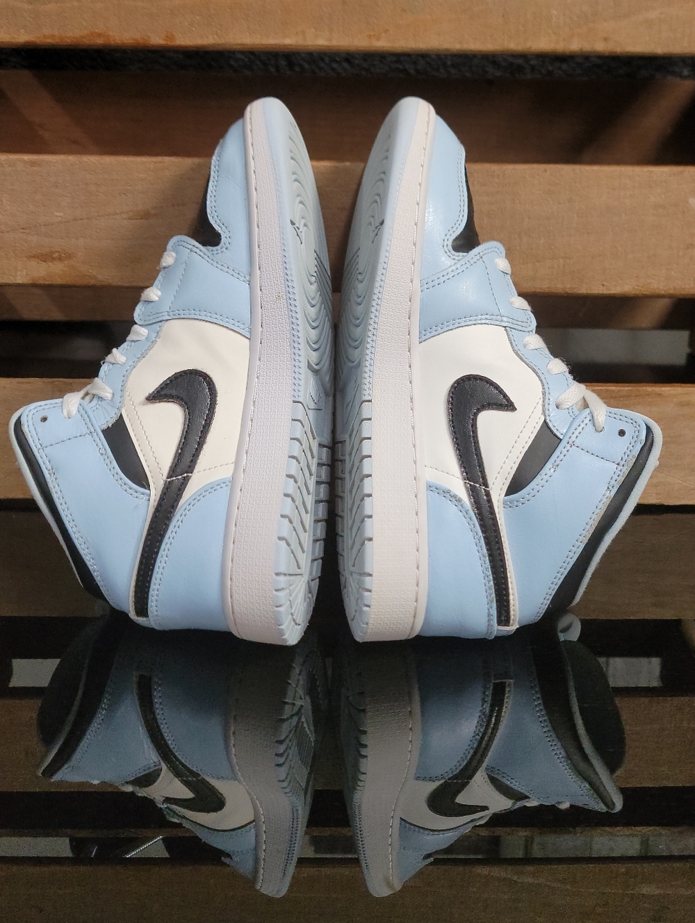 Nike Air Jordan 1 Mid "Ice Blue" Wmns 6.5 Ships Today - Picture 4 of 15